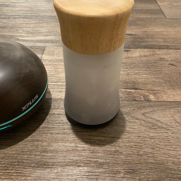 2 Diffusers & Power Cord - Picture 3 of 10